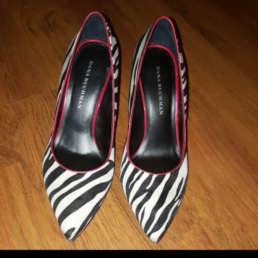 Dana Buchman Zebra print pumps